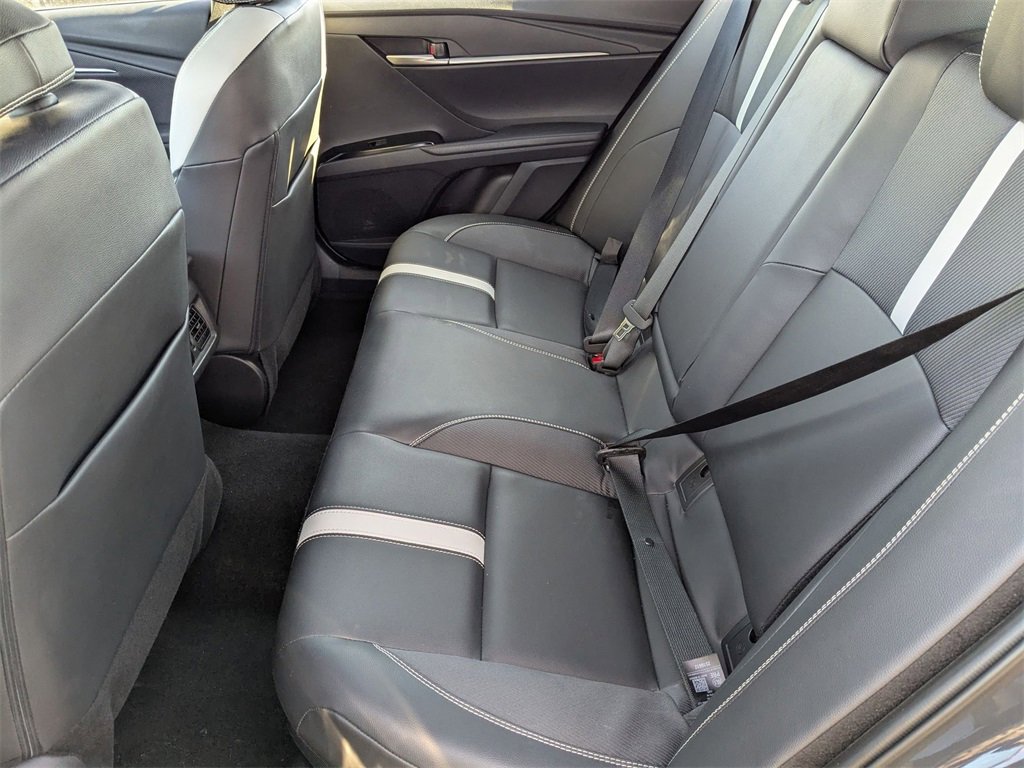Used 2025 Toyota Camry SE image 28