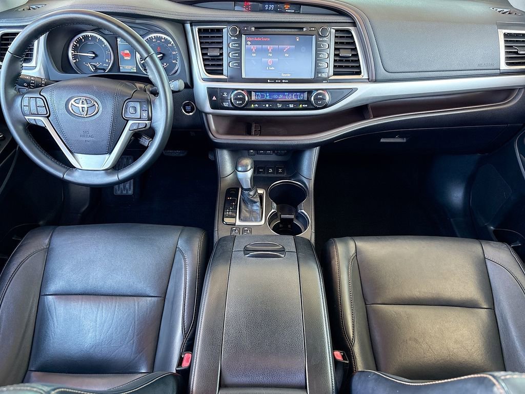 Used 2017 Toyota Highlander XLE AWD/4WD image 13