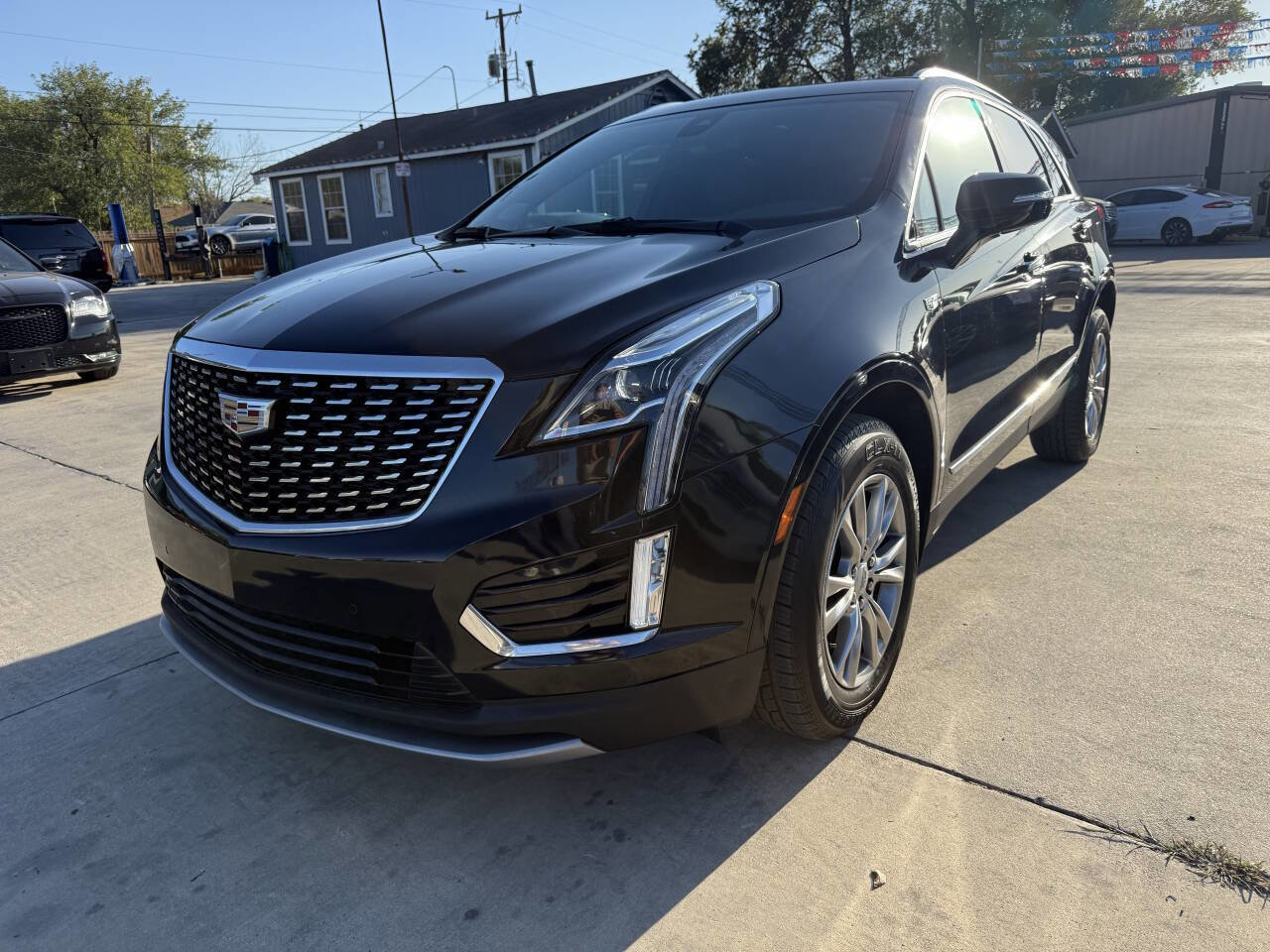 Used 2023 Cadillac XT5 Premium Luxury AWD/4WD image 2