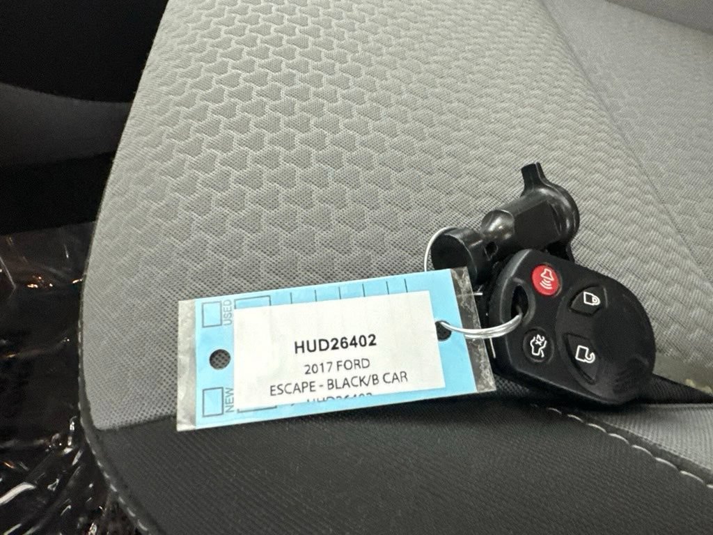 Used 2017 Ford Escape SE w/ Equipment Group 201A FWD image 31