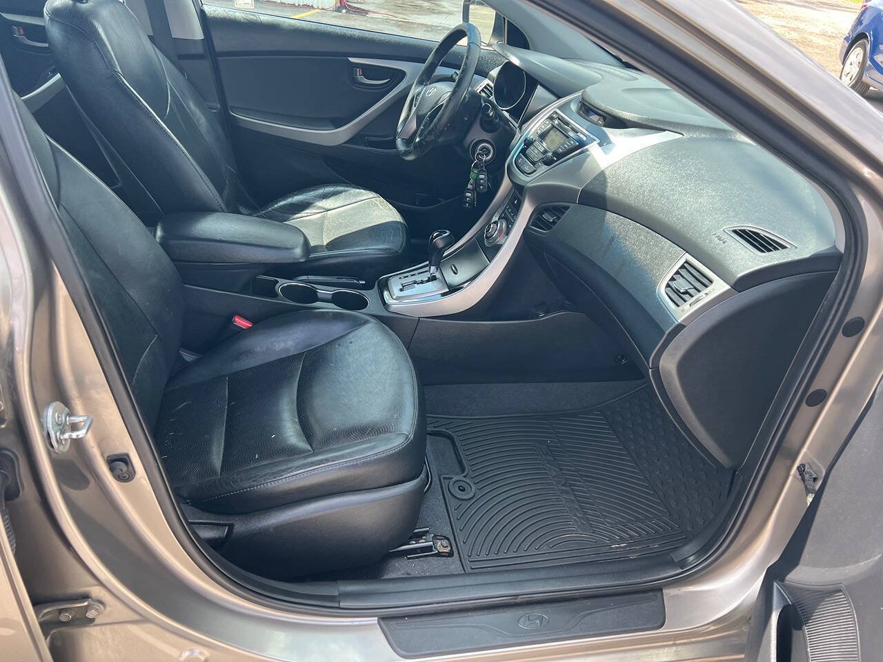 Used 2013 Hyundai Elantra Limited FWD image 4