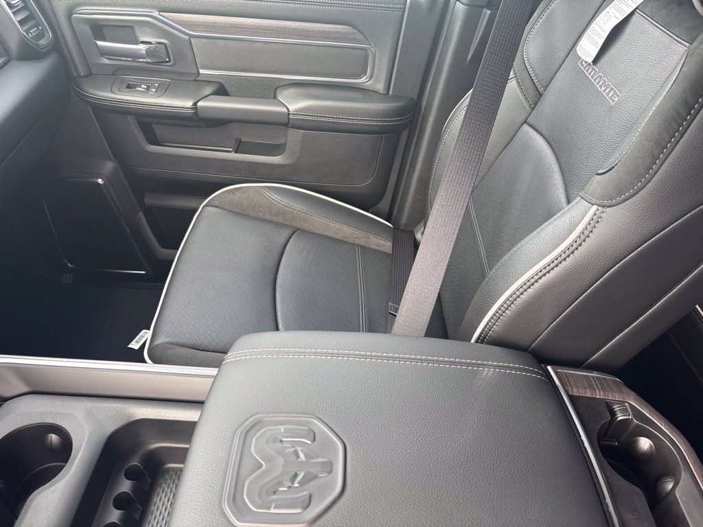 New 2026 RAM 3500 Laramie AWD/4WD image 29