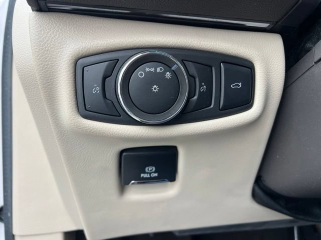 Used 2017 Lincoln MKZ Reserve w/ Technology Package FWD image 10