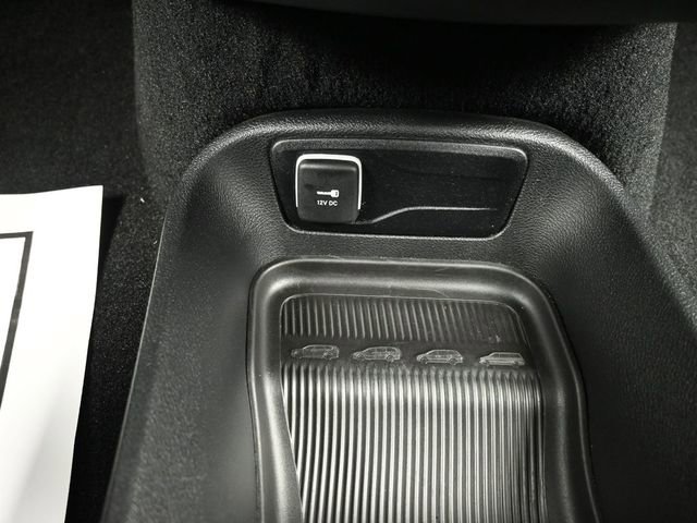 Used 2025 Chrysler Pacifica Select image 21