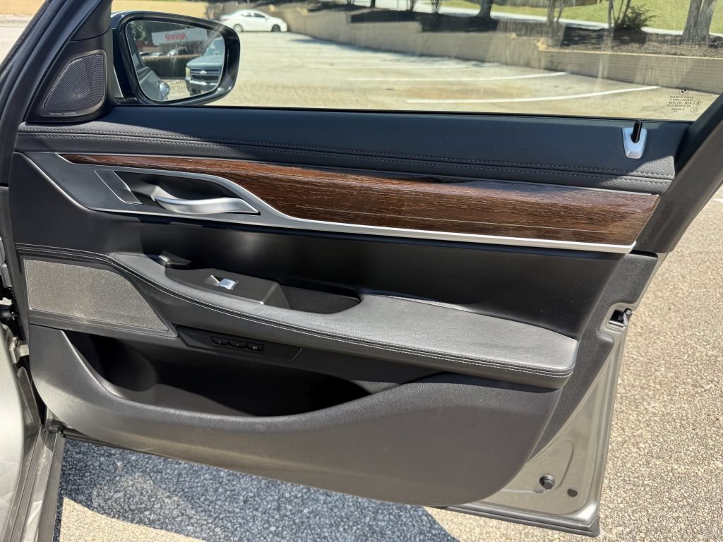 Used 2020 BMW 740i xDrive w/ M Sport Package AWD/4WD image 32