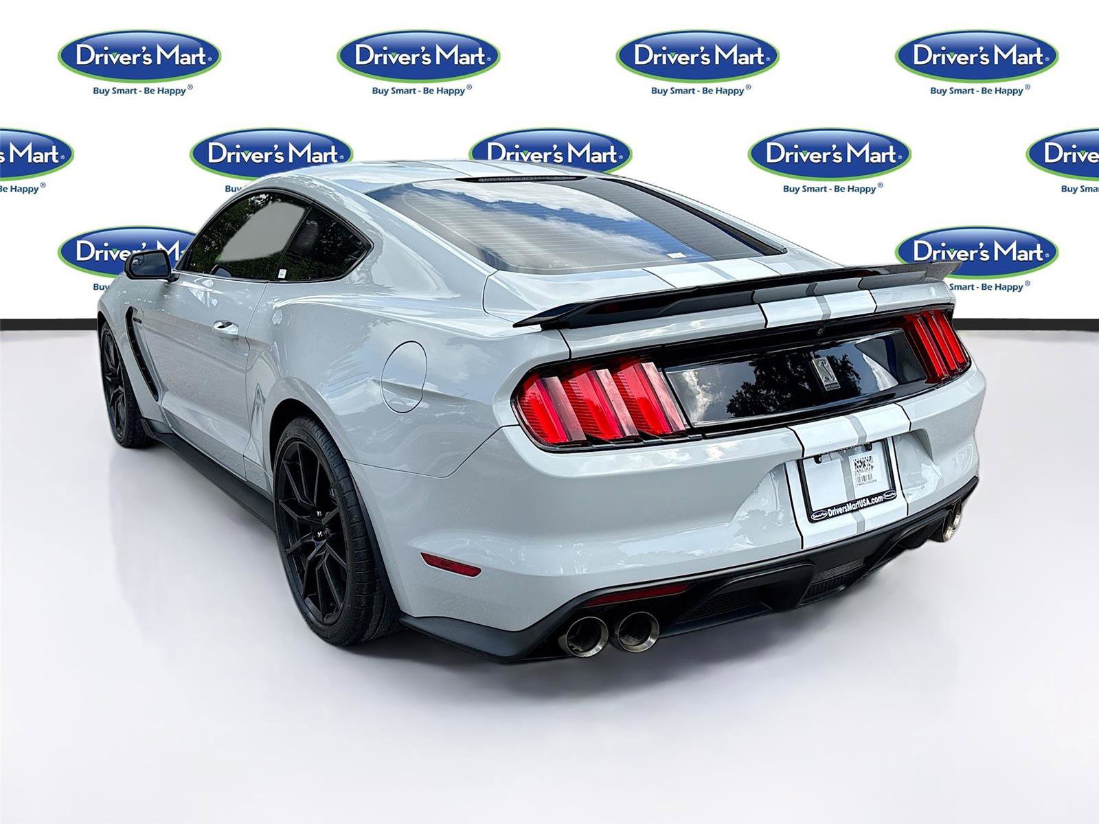 Used 2016 Ford Mustang Shelby GT350 w/ Track Package RWD image 5