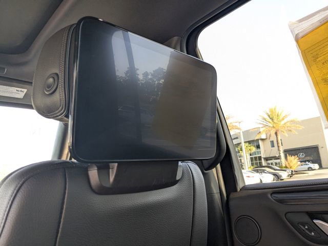 Used 2024 GMC Yukon XL Denali image 17