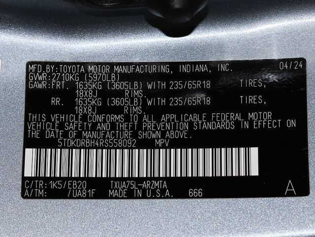 Used 2024 Toyota Highlander XLE AWD/4WD image 37