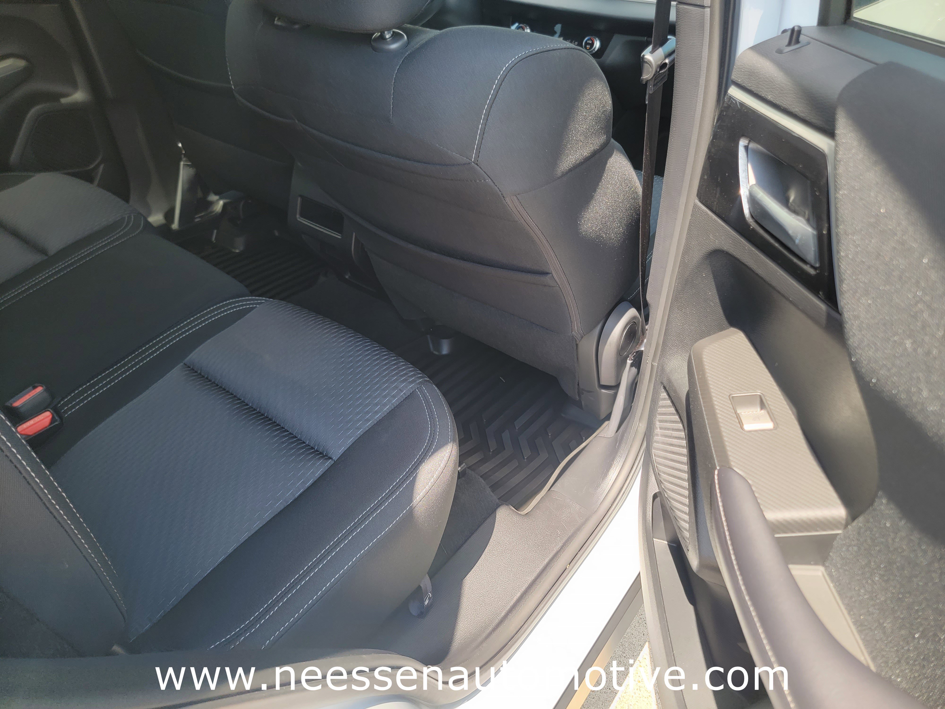 Used 2024 Mitsubishi Outlander ES image 11