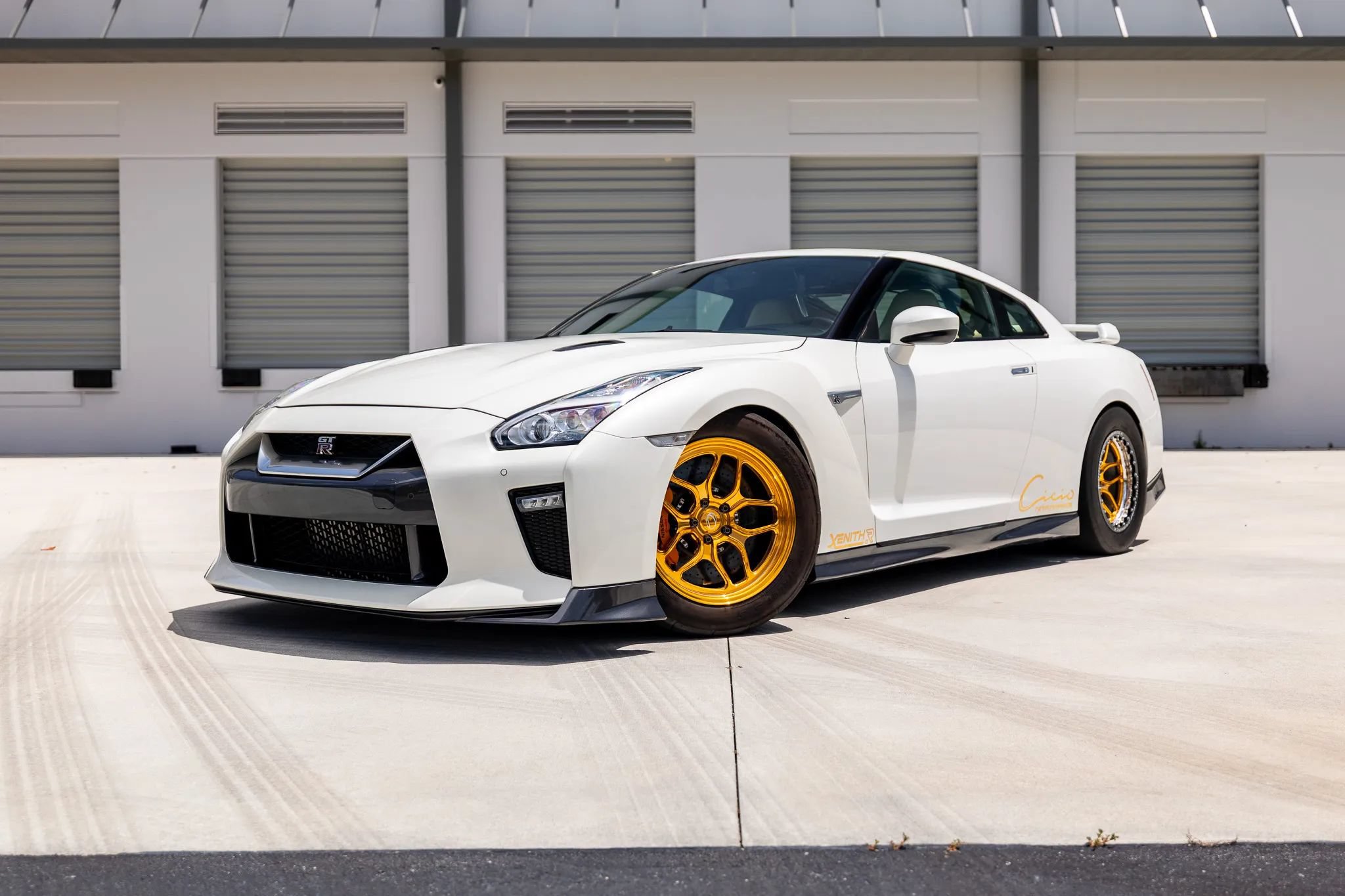 Used 2017 Nissan GT-R Premium w/ Premium Interior Package AWD/4WD image 60
