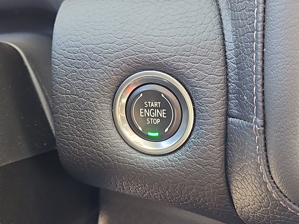 Used 2021 GMC Yukon XL Denali w/ Denali Premium Package AWD/4WD image 29