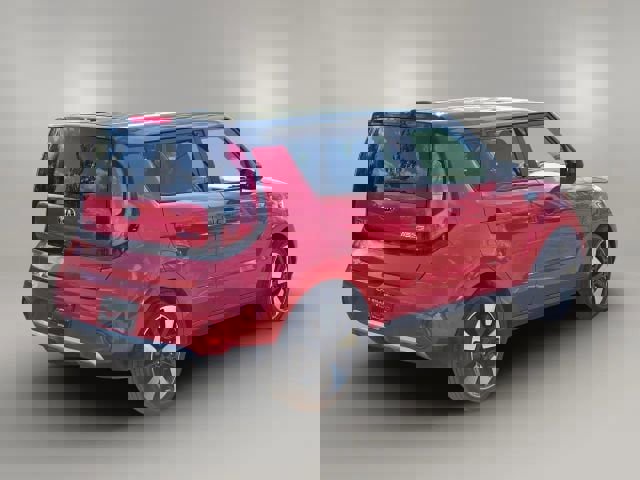 Used 2018 Kia Soul + image 5