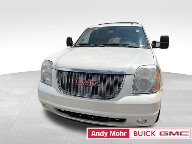 Used 2012 GMC Yukon XL SLT w/ SLT-2 Equipment Package AWD/4WD image 4