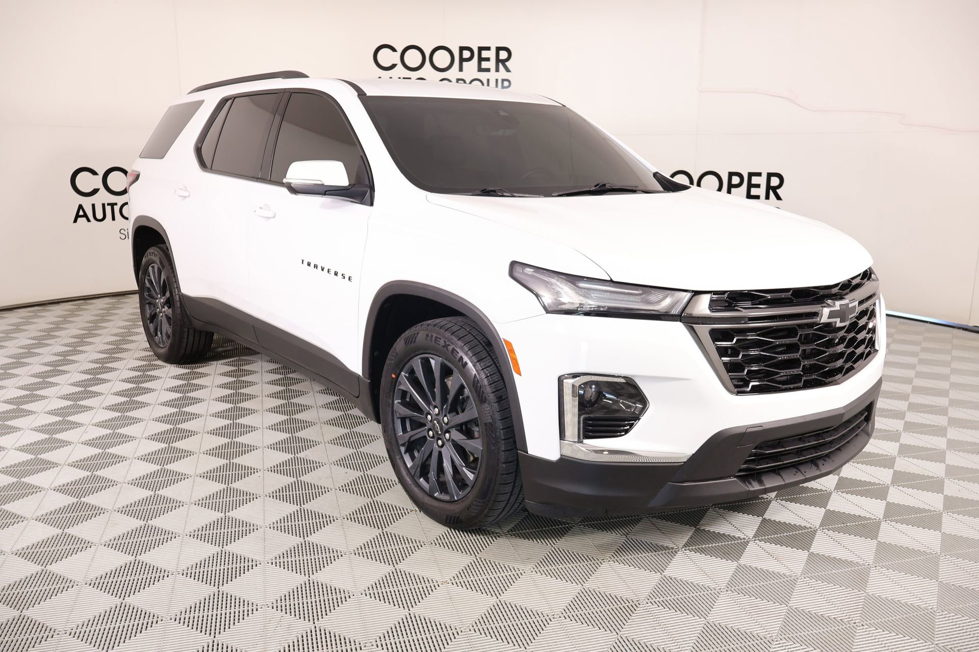 Used 2023 Chevrolet Traverse RS