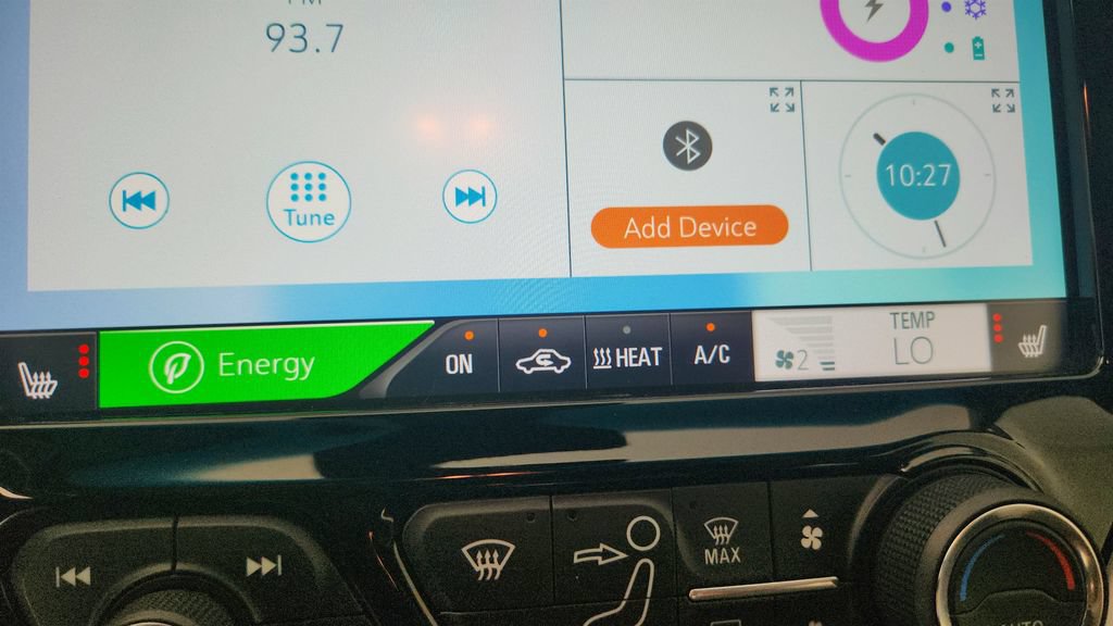 Certified 2019 Chevrolet Bolt Premier w/ Infotainment Package FWD image 20