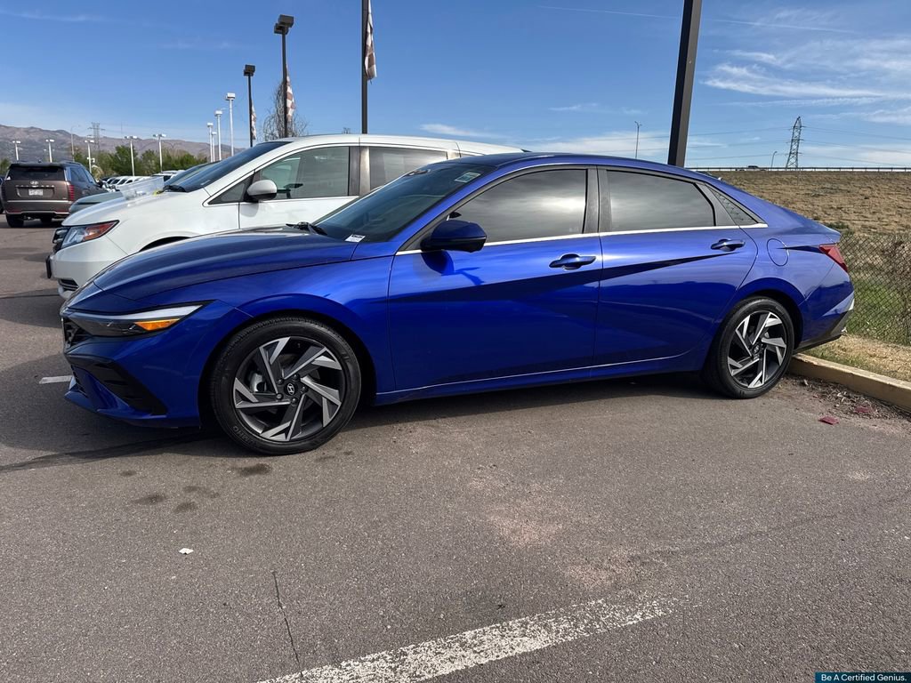 Used 2024 Hyundai Elantra Limited FWD image 25