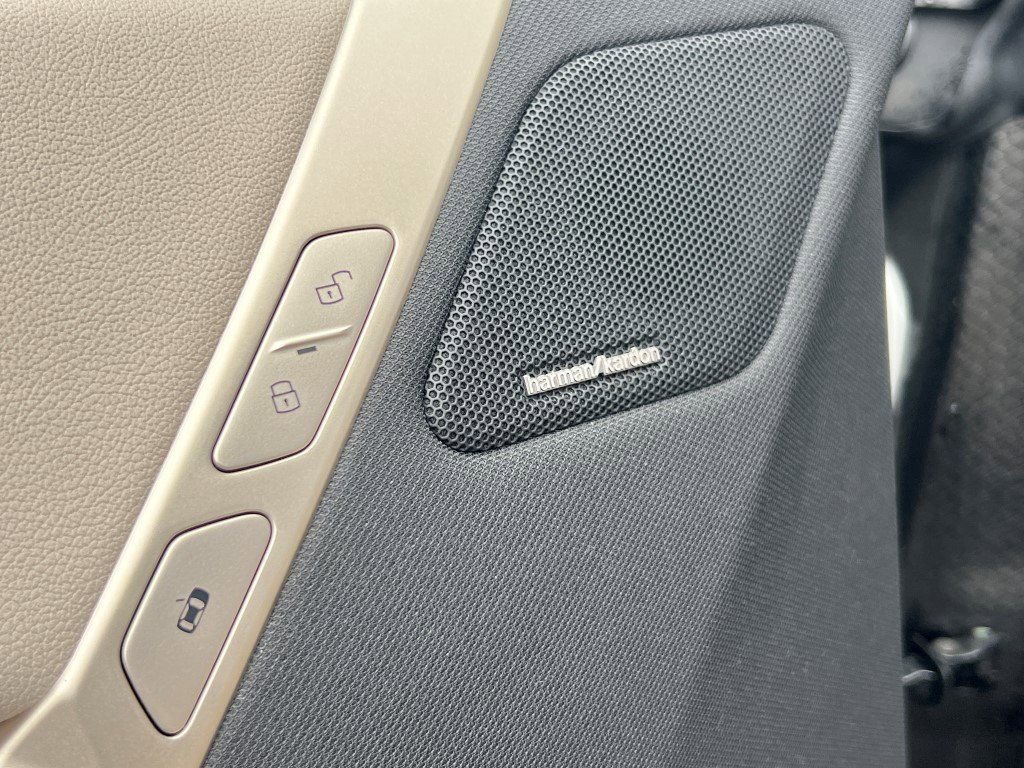 Used 2022 BMW iX xDrive50 w/ Convenience Package image 24