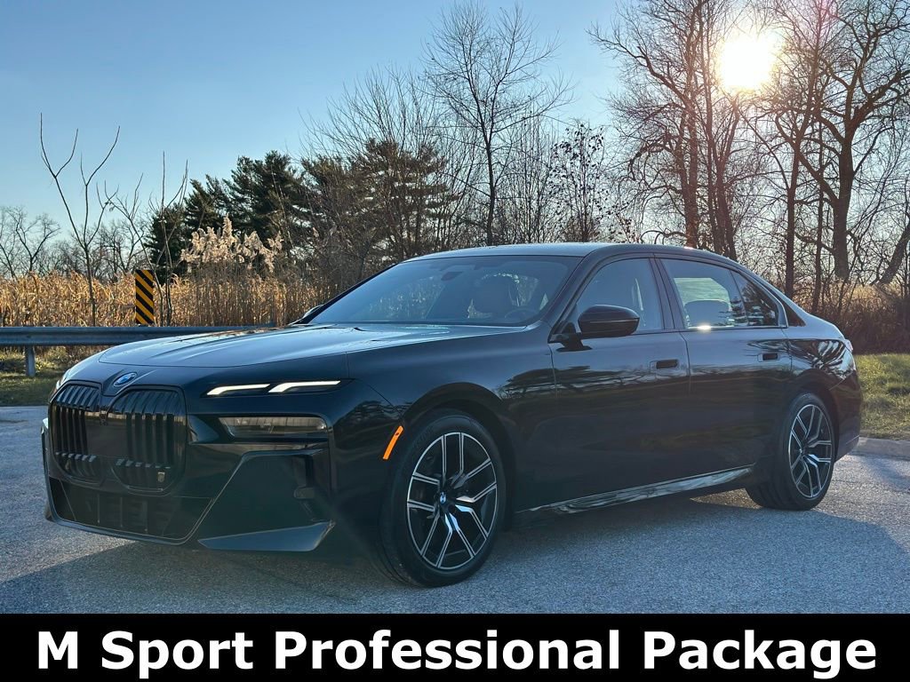 Certified 2023 BMW 760i xDrive image 5