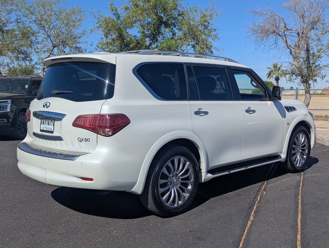 Used 2016 INFINITI QX80 2WD w/ Deluxe Technology Package image 8