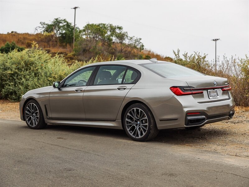 Used 2021 BMW 740i w/ M Sport Package RWD image 5