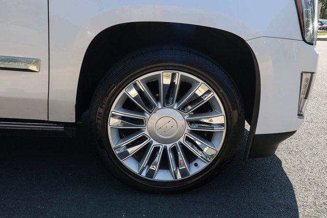 Used 2016 Cadillac Escalade Platinum image 22