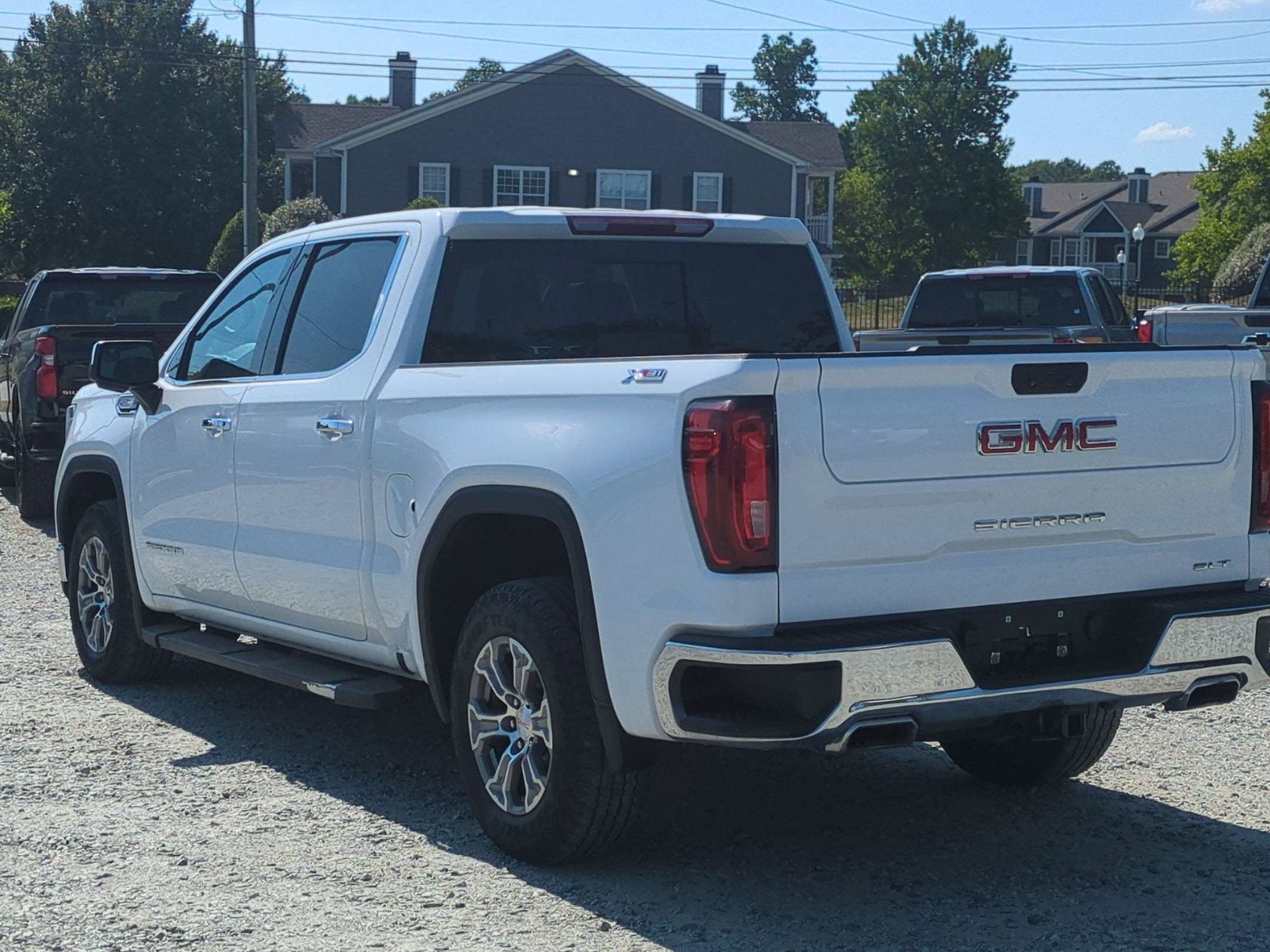Used 2023 GMC Sierra 1500 SLT w/ SLT Convenience Package AWD/4WD image 8
