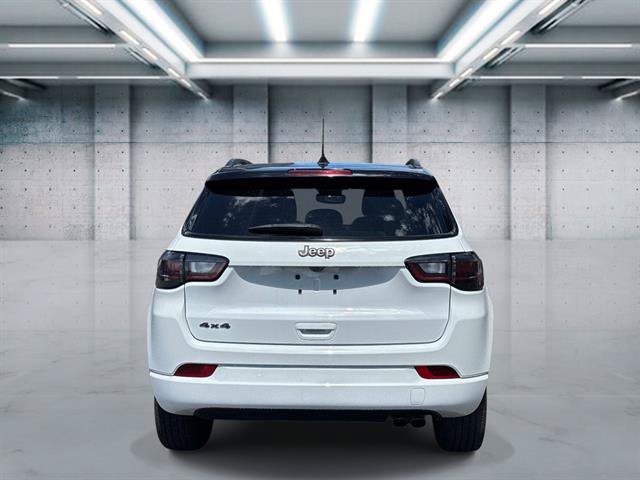Used 2022 Jeep Compass High Altitude AWD/4WD image 5