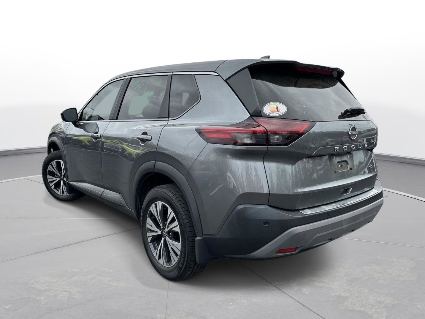 Used 2023 Nissan Rogue SV image 8