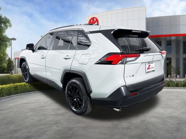Used 2021 Toyota RAV4 XLE w/ Convenience Package AWD/4WD image 5