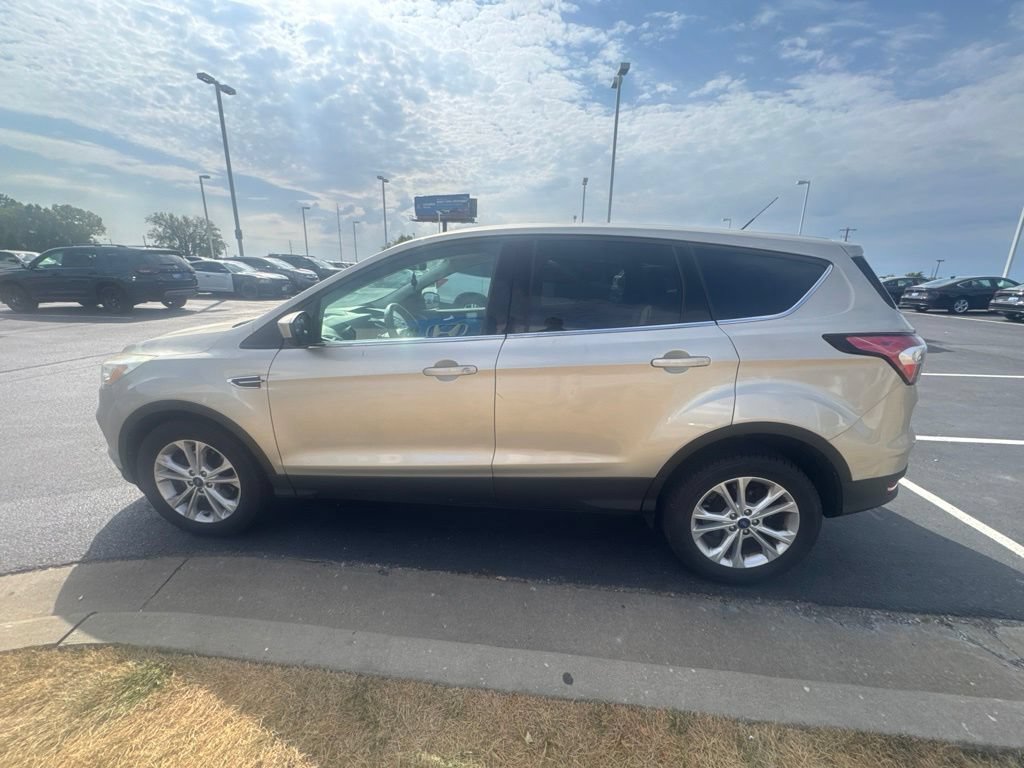 Used 2017 Ford Escape SE FWD image 6