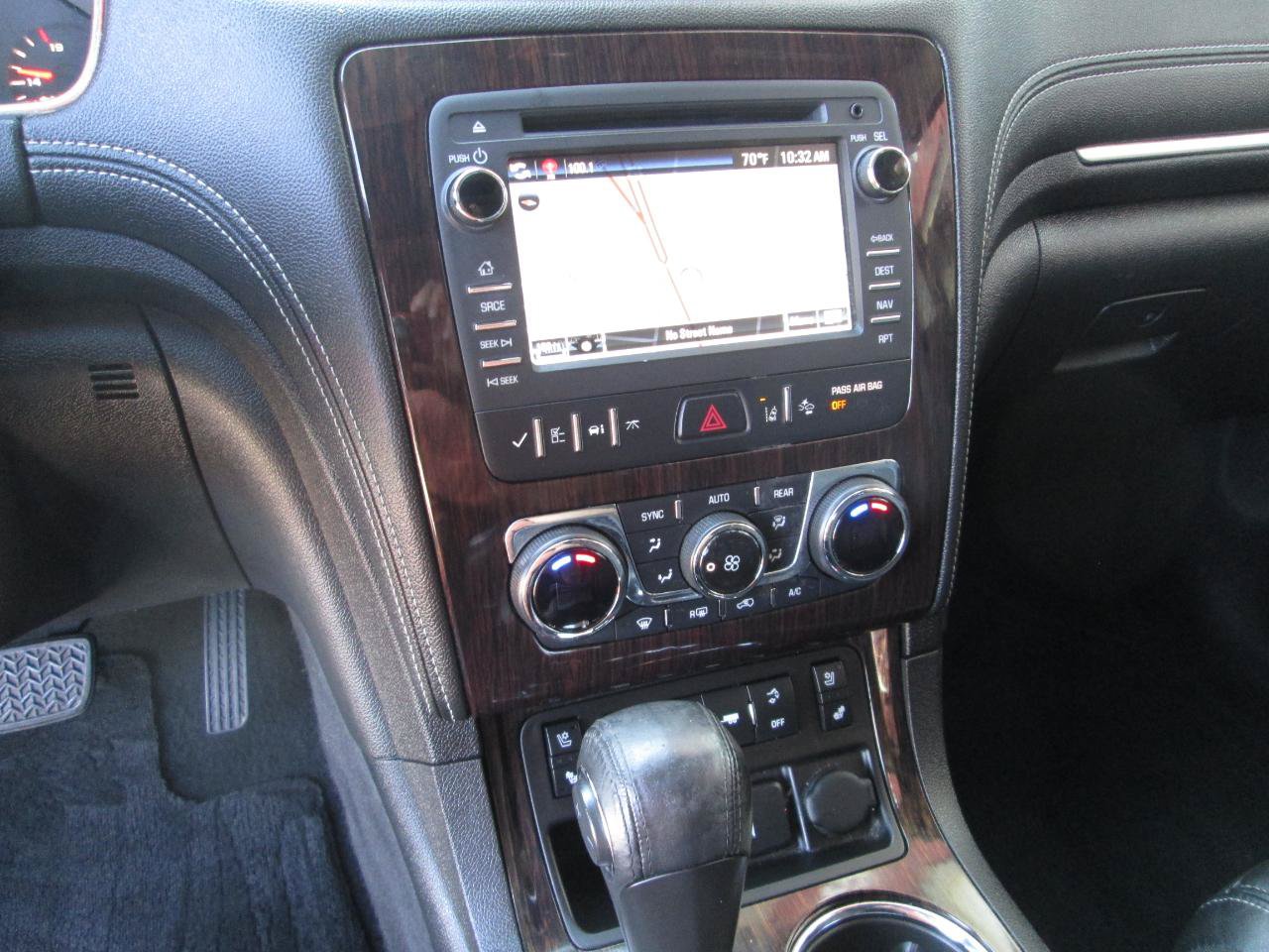 Used 2015 Chevrolet Traverse LTZ AWD/4WD image 17