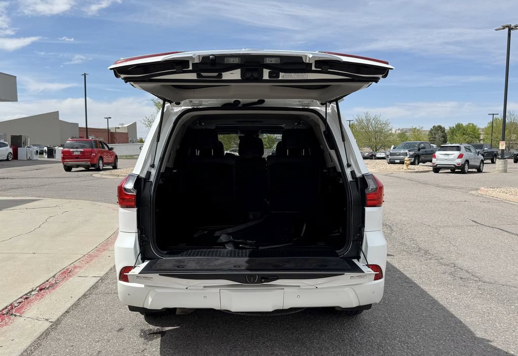 Used 2018 Lexus LX 570 4WD image 8