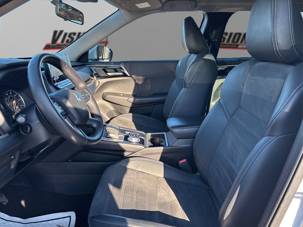 Used 2023 Mitsubishi Outlander SE image 9