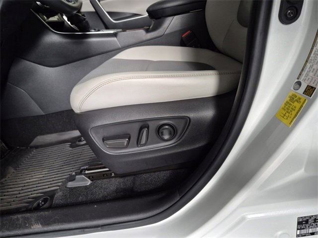 Used 2023 Toyota RAV4 Limited image 17