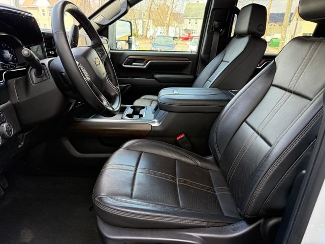 Used 2025 Chevrolet Silverado 2500 High Country w/ Technology Package AWD/4WD image 16