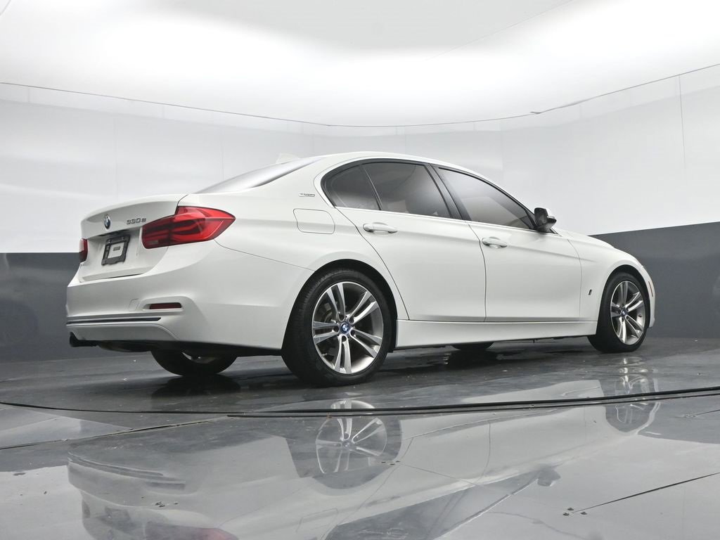 Used 2018 BMW 330e image 54