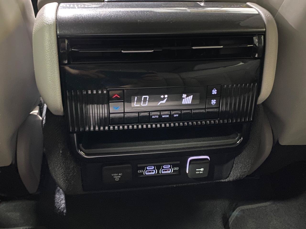 Used 2022 Jeep Wagoneer Series I w/ Premium Group I AWD/4WD image 17