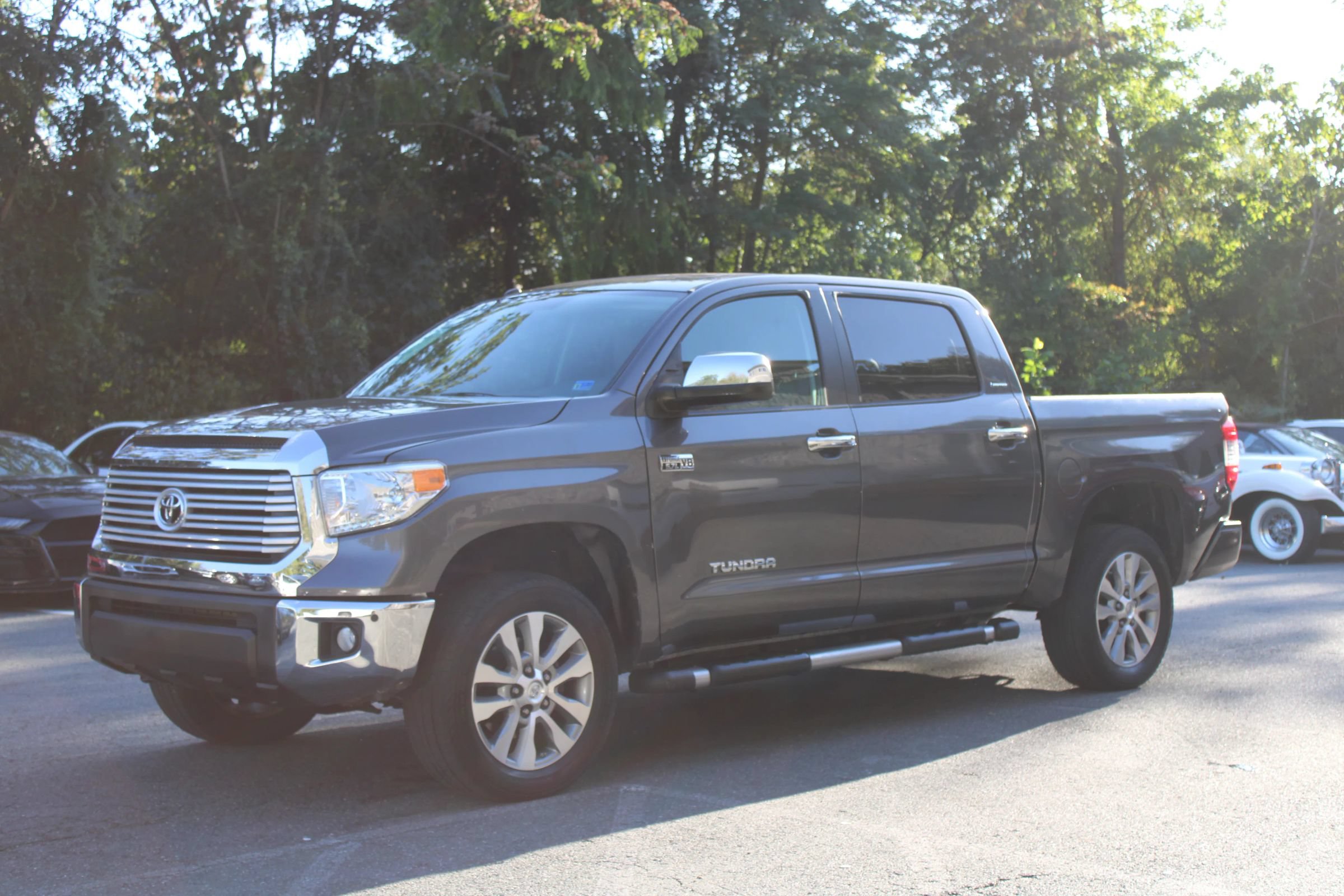 Used 2016 Toyota Tundra Limited w/ Limited Premium Package AWD/4WD image 3