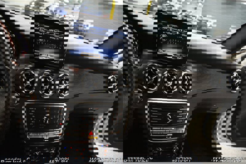 Used 2018 Mercedes-Benz GLA 250 4MATIC w/ Premium Package image 30