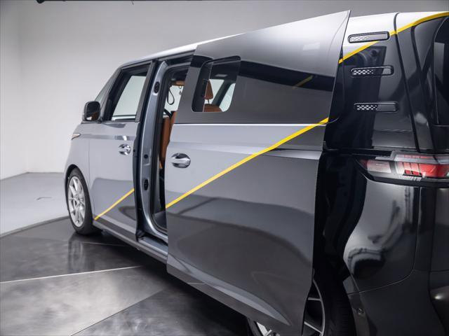 New 2025 Volkswagen ID. Buzz Pro S RWD image 13