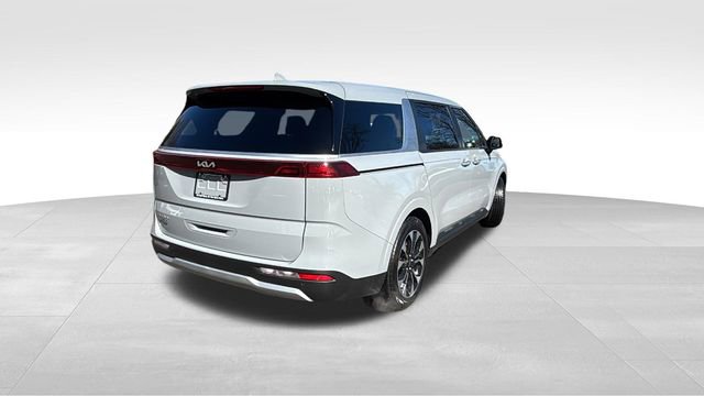 Used 2024 Kia Carnival EX image 9