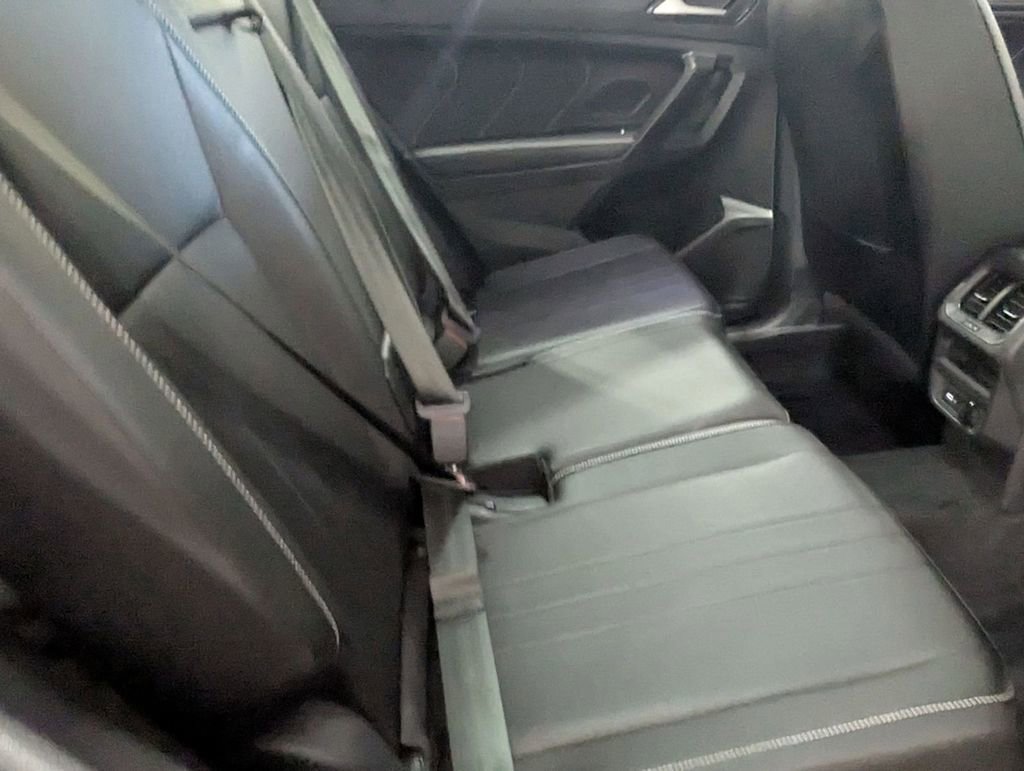 Used 2024 Volkswagen Tiguan SE R-Line image 32