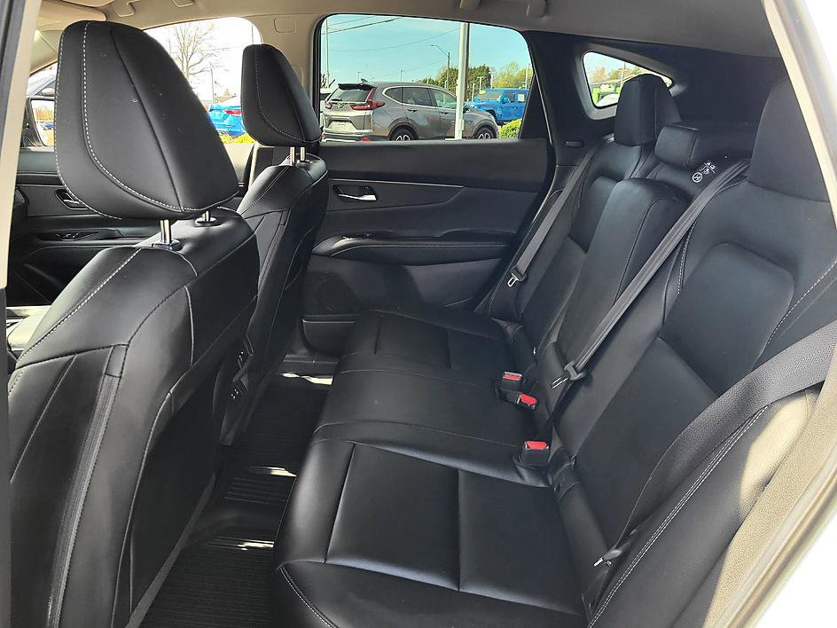 Certified 2025 Nissan Murano SV image 12