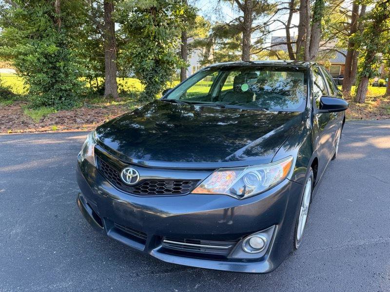 Used 2012 Toyota Camry SE FWD image 2