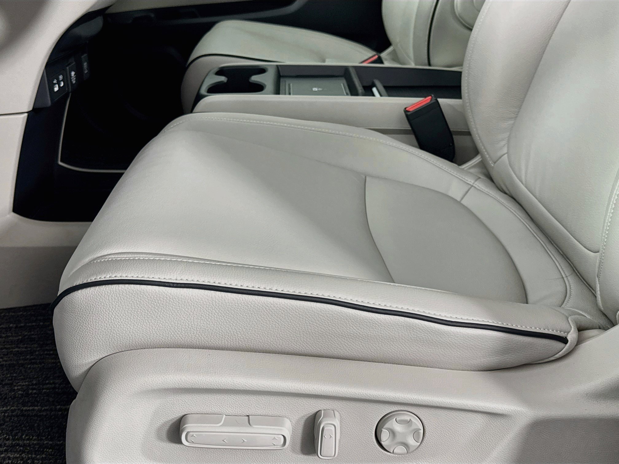New 2027 Honda Odyssey Touring image 19