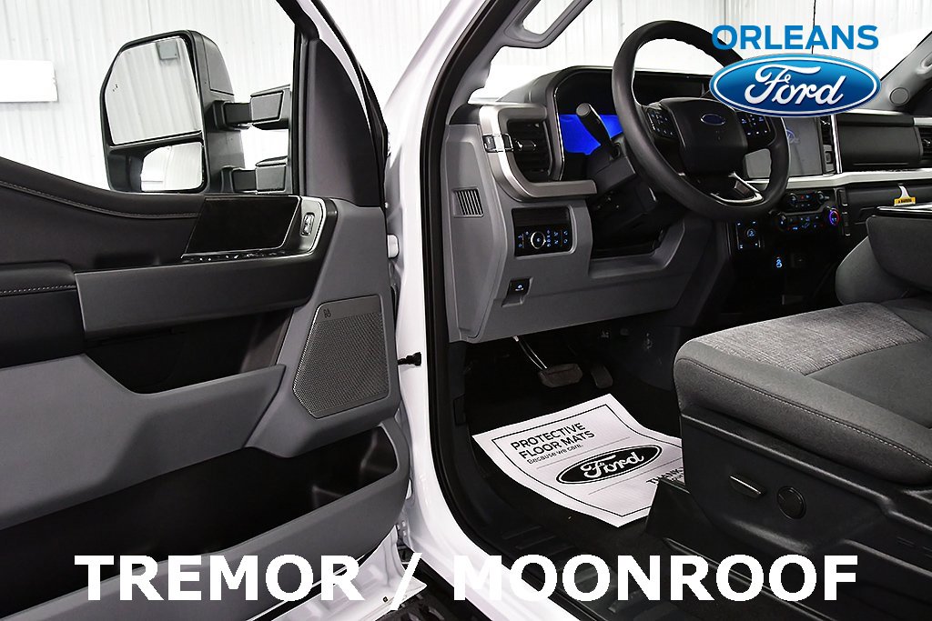 Used 2025 Ford F250 XLT w/ Black Appearance Package image 16