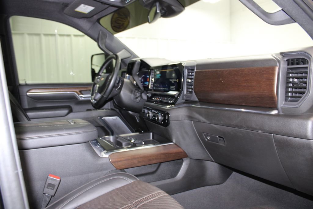 Used 2024 Chevrolet Silverado 2500 High Country image 30