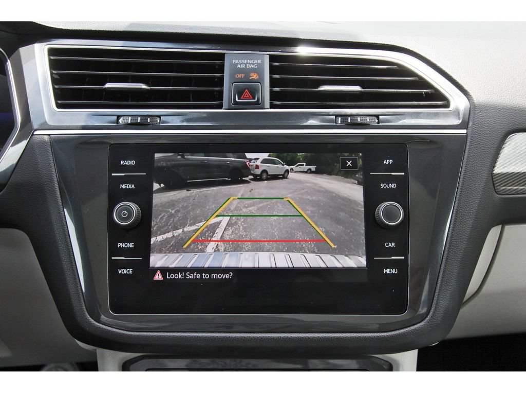 Used 2024 Volkswagen Tiguan SE w/ Panoramic Sunroof Package AWD/4WD image 25