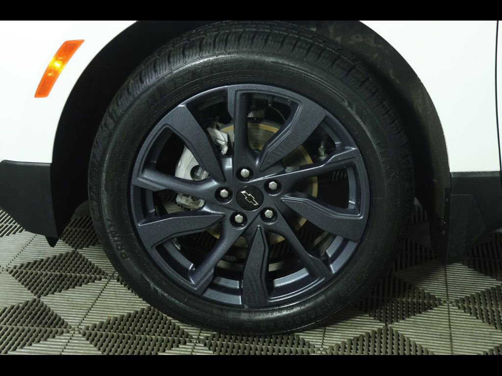 Used 2022 Chevrolet Equinox RS w/ LPO, Floor Liner Package image 8