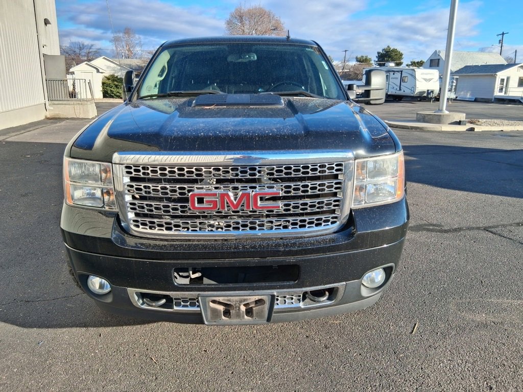 Used 2014 GMC Sierra 2500 Denali image 2